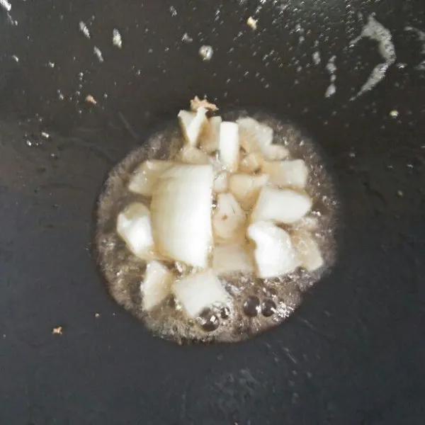 Tumis bawang bombay