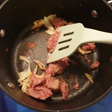Setelah bawang bombay harum. Masukkan kornet.