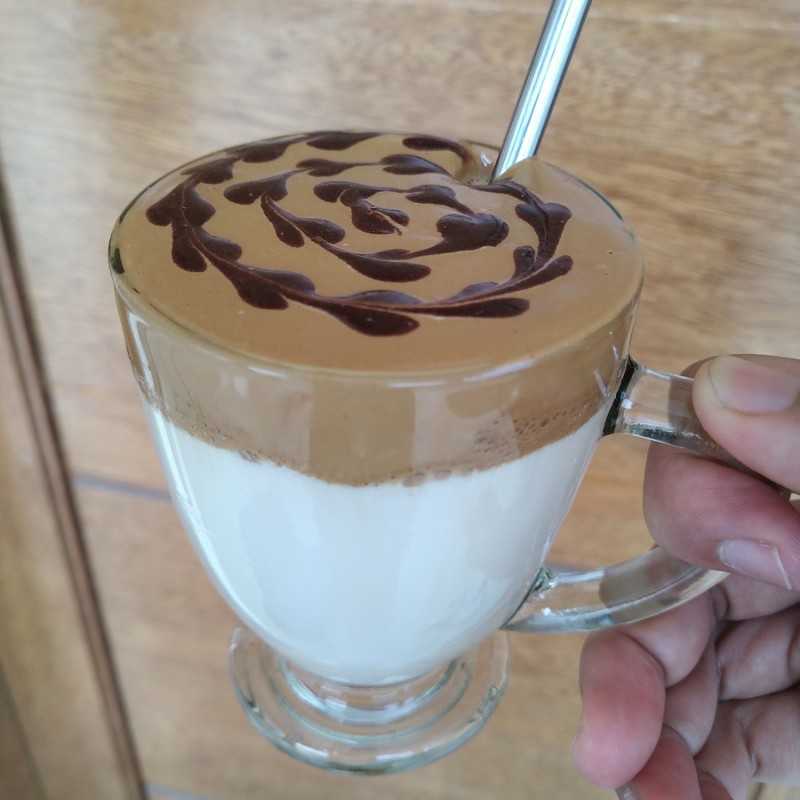 Resep Dalgona Coffee dari Chef Dini Estri Mulianingsih