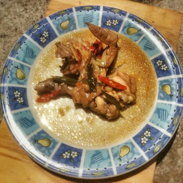 Sajikan selagi hangat.