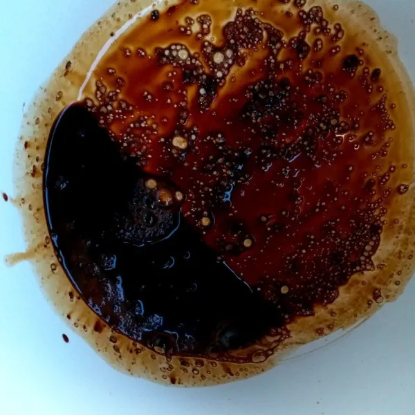 Campur bahan dalgona, aduk rata dahulu.