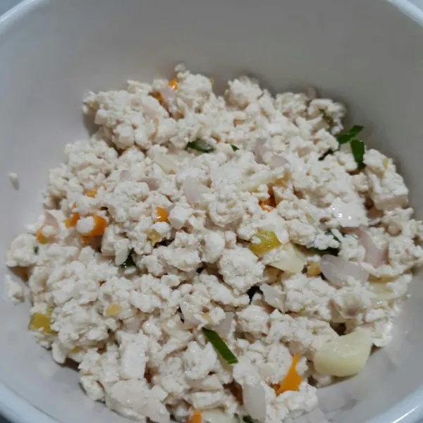 Orak arik tahu pedas siap dinikmati, dimakan dengan nasi hangat dan kerupuk akan lebih nikmat.