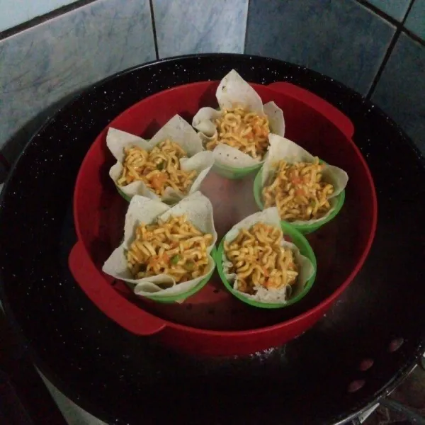 Kukus hingga matang.