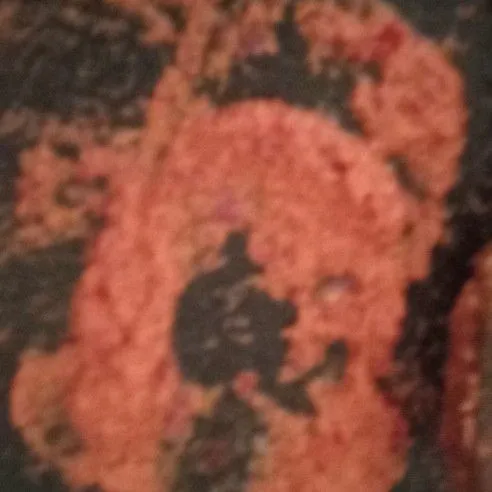 Haluskan bawang putih, bawang merah, kemiri, ketumbar, cabe merah, dan merica.