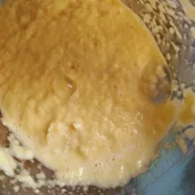 Haluskan jagung.