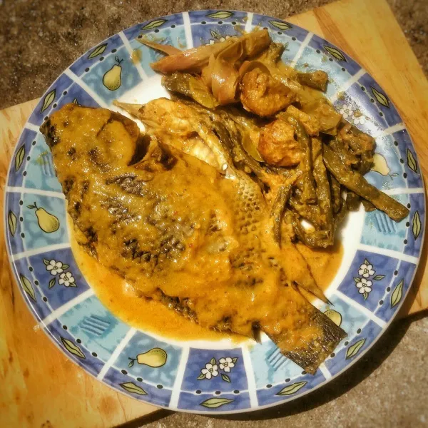 Arsik ikan nila siap untuk disajikan