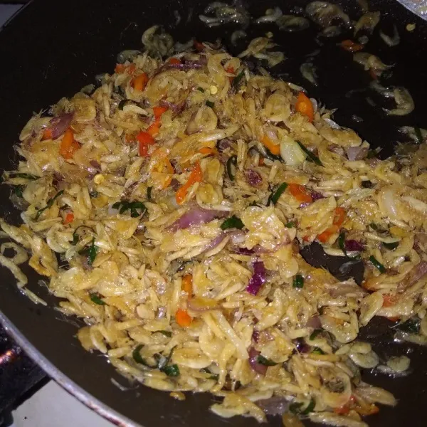 Aduk rata dan koreksi rasanya