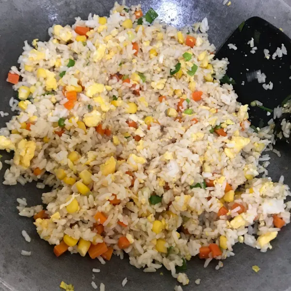 aduk rata. test rasa. dan siap disajikan.