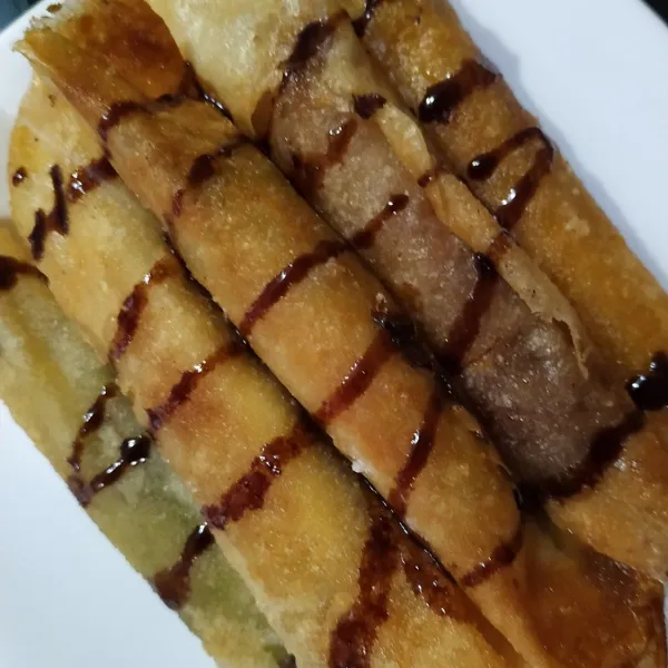 Sajikan dengan menambahkan topping sesuai selera.