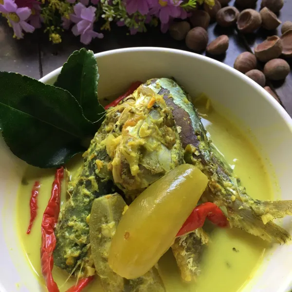 Koreksi rasa. Pindahkan ke wadah saji