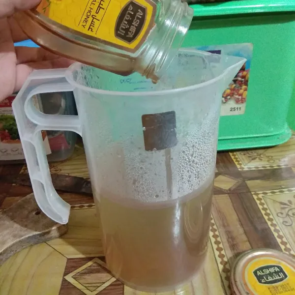 Beri secukup nya madu.