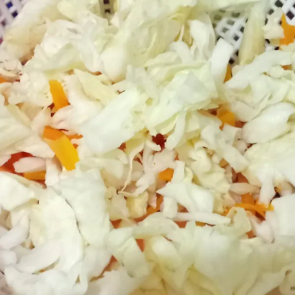 Iris kol, satukan dengan wortel