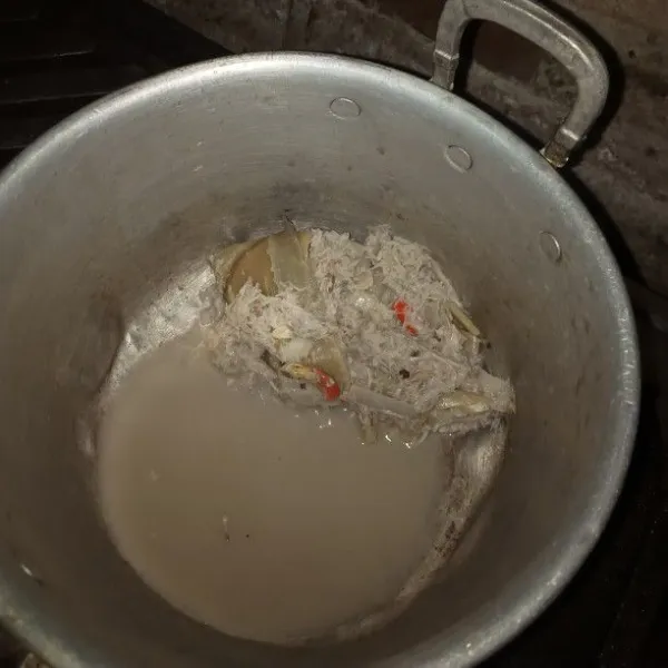 Siapkan panci masukan pecak jantung lalu rebus sampai mendidih dan matang, angkat dan sajikan