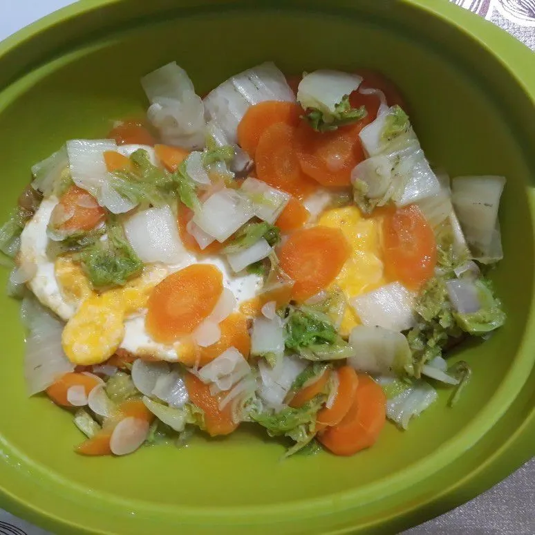 Telur Ceplok Siram Sayur