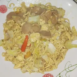 Mie Nyemek Spesial