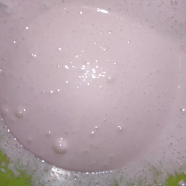 Aduk dengan mixer kecepatan tinggi selama 15 menit.