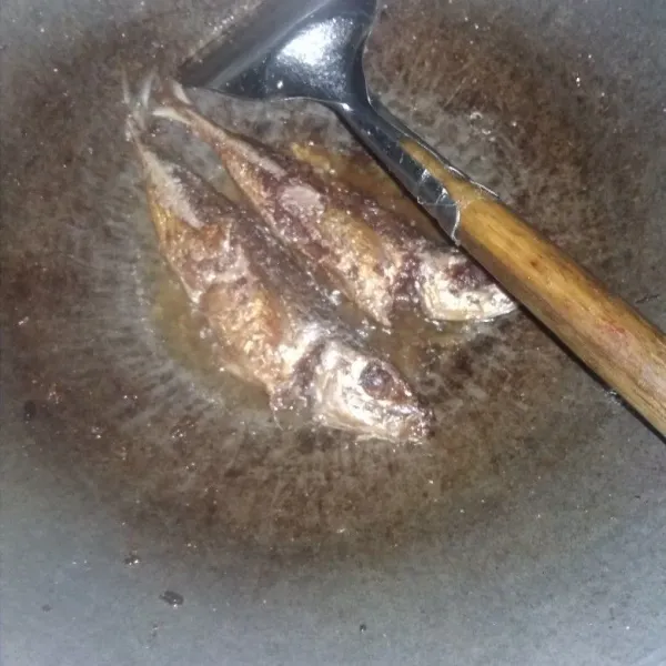 Goreng pindang tidak terlalu kering