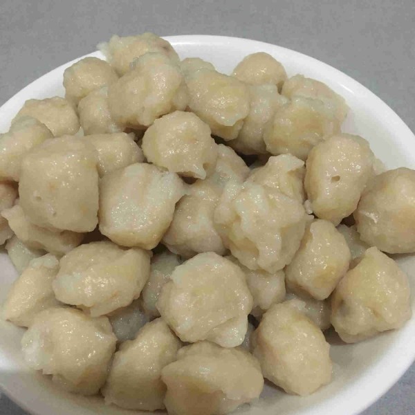 Pentol bakso ayam sudah siap untuk dijadikan bakso bakar atau bakso kuah.