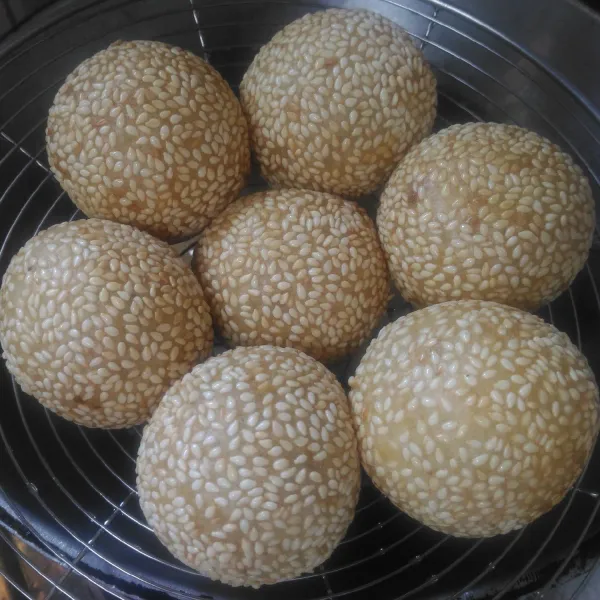 Setelah matang angkat dan tiriskan.