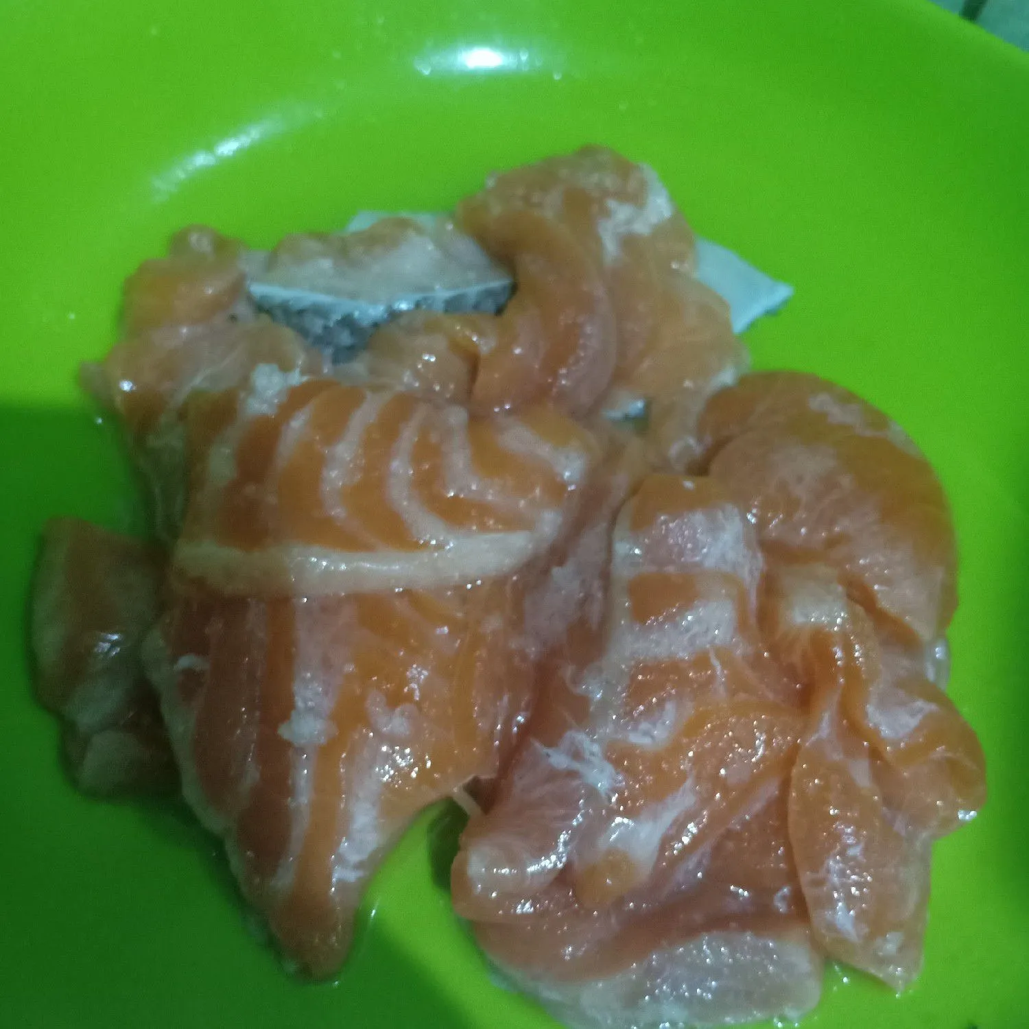 Step 1 Ikan Salmon Kuah Asam