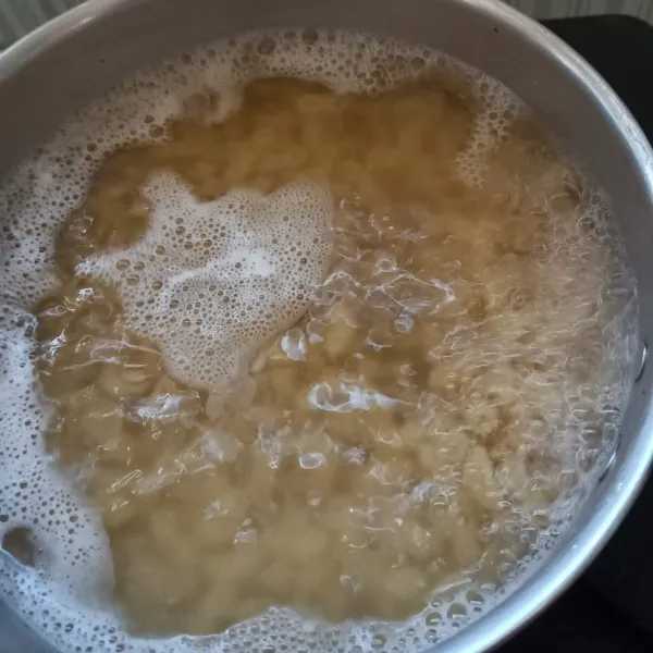 Rebus macaroni.