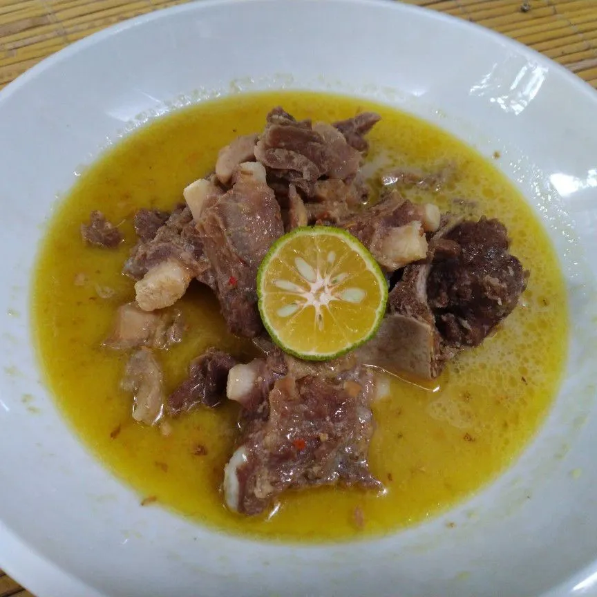 Sop iga babat kuah santan