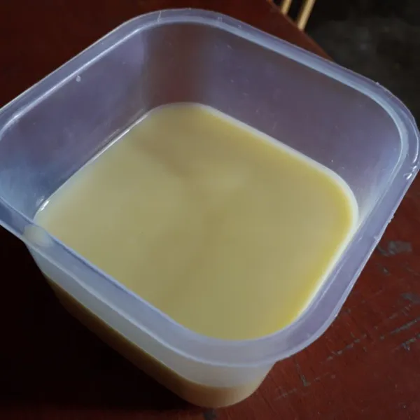 Peras dengan kain, akan didapat sari jagung sebanyak 200 ml.