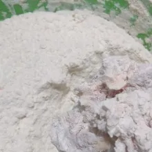 Baluri ayam dengan tepung.