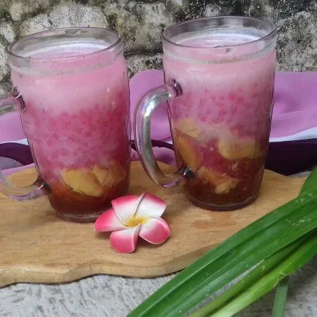 Penyajian, masukkan tape singkong dalam gelas, tuang gula merah, masukkan cendol hunkwe, beri santan dan es batu. Atau bisa juga masukkan dalam kulkas. Sajikan dingin lebih nikmat