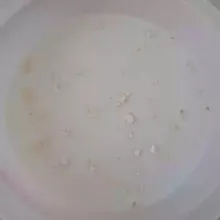 Masukkan santan lalu aduk rata.