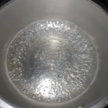 Rebus air sampai mendidih.