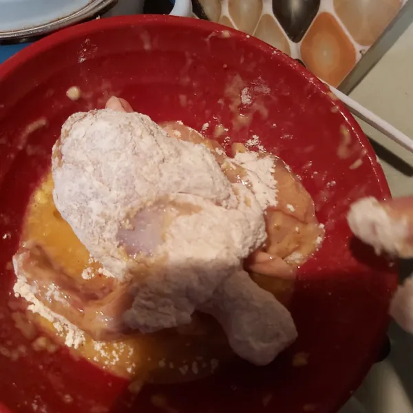 Masukkan lagi dalam telur.