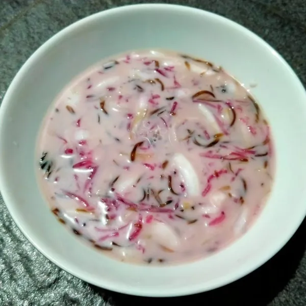 Tes rasa. Manisnya sesuaikan selera. Jika suka bisa tambahkan es batu. Siap disajikan.