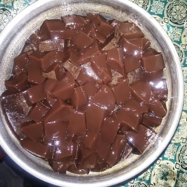 Iris-iris jelly rasa coklat.