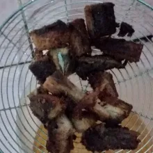 Masukkan ikan tongkol, tunggu hingga matang