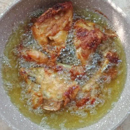 Goreng dengan api sedang.