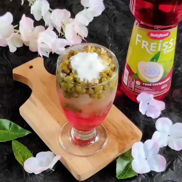 Terakhir tambahkan santan kentalnya. Siap disajikan.