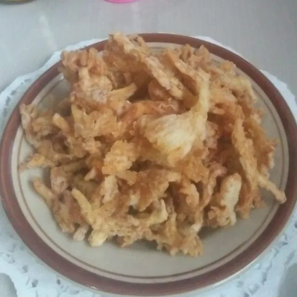 Sajikan. Walaupun hanya dengan 1 bahan tepung dijamin super kriuk dan gurih.