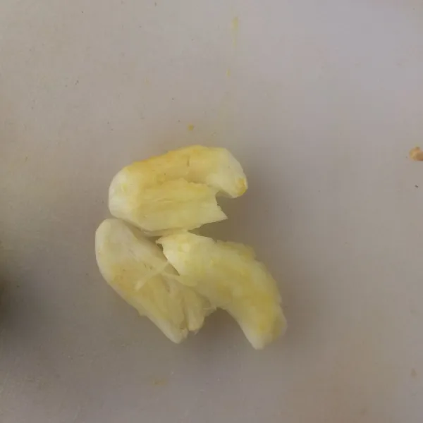 memarkan bawang putih