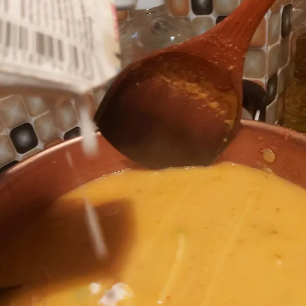 Tambakan 2sdm santan instant. kemudian aduk merata