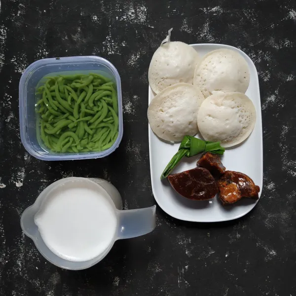 Siapkan bahan yang akan diolah.