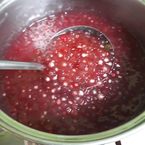 Aduk sesekali sampai matang tiriskan.