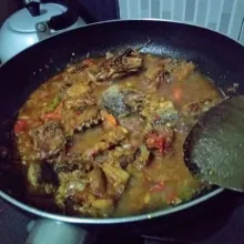Masukkan ikan kering yang sudah di goreng. Masak hingga air menyusut.