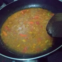 Tambahkan larutan asam, masak hingga mendidih.