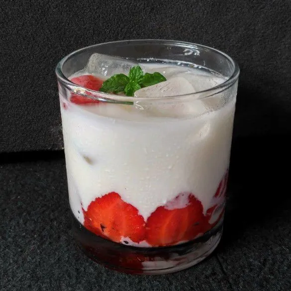 Strawberry Condensed Milk Latte