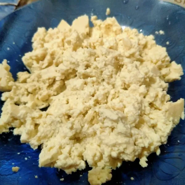 Lumatkan tahu.