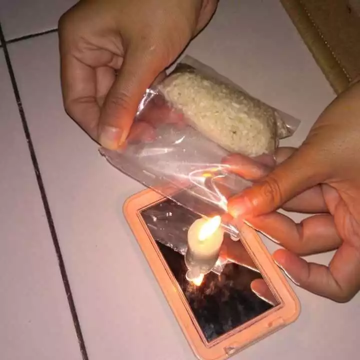Step 2 Lontong Plastik Magicom