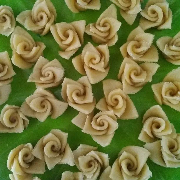 Step 8 Kue Bunga Manis