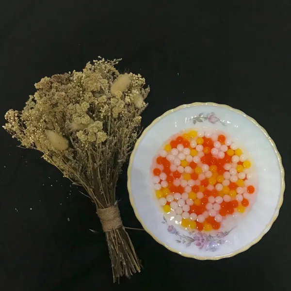 siapkan jelly, bisa pake yang instan ataupun membuat sendiri