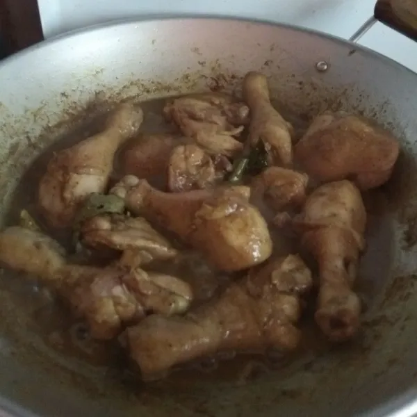 Masak hingga setengah matang.